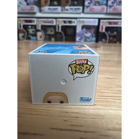 BITTY Phoebe Buffay Guitar Friends 1" Funko Pop #266 Lisa Kudrow Smelly Cat TV - Picture 5 of 6